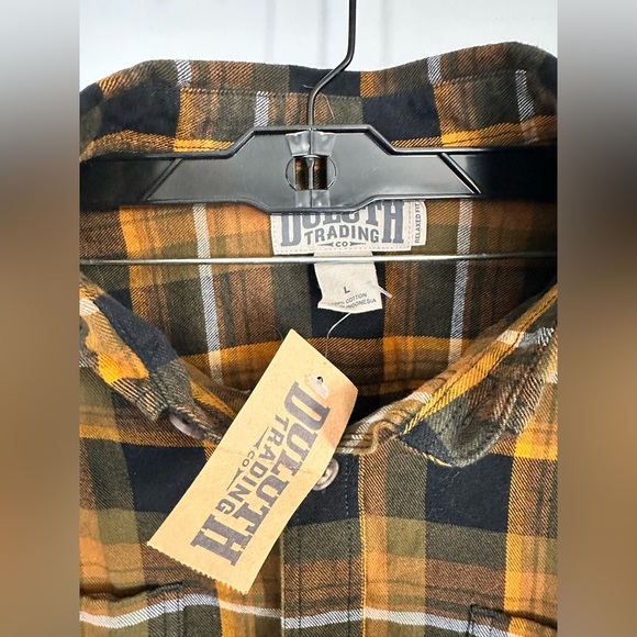 Duluth Trading Free Swingin Flannel Shirt Men L Plaid Gold Arm Gussets Work 1697 - Picture 4 of 5